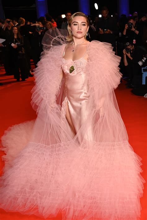 Florence Pugh Gives Boudoir Style A S Twist British Vogue