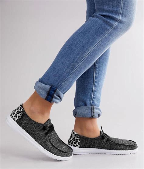 Enjoy lightweight comfort and stylish design wherever you go. Hey Dude Wendy Stretch Shoe - Women's Shoes in Black Grey | Buckle | How to stretch shoes, Shoes ...