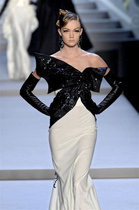 Christian Dior At Paris Fashion Week Fall Fashion Beautiful