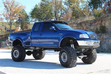 Wow I Absolutely Enjoy This Color Scheme For This Lifted 4x4 Ford