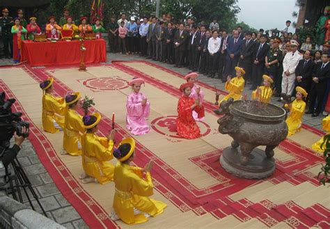 Lễ cúng tổ ở địa phương thì lại được cử hành vào ngày 12/3 âm lịch kết hợp với thờ thổ kỳ. Nghi lễ thờ cúng Hùng Vương trên địa bàn tỉnh Phú Thọ - Sở ...