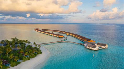 The Standard Huruvalhi Maldives Is A Perfect Getaway For Valentines