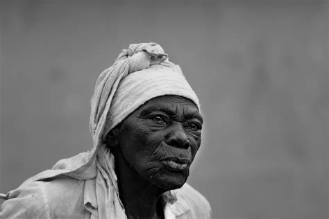 1k 古い黒人女性の写真 unsplashで無料の画像をダウンロード