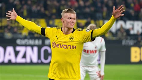 Borussia dortmund striker erling haaland is a terrifying presence to any opposition, standing at 6'4. De bijzondere leefstijl van fenomeen Erling Haaland | RTL ...