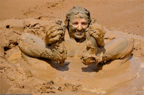 Mud Puddle Visuals Shake Daxpanama