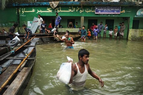 Dozens Dead Millions Stranded As Heavy Rains Flooding Devastate India Bangladesh Hngn