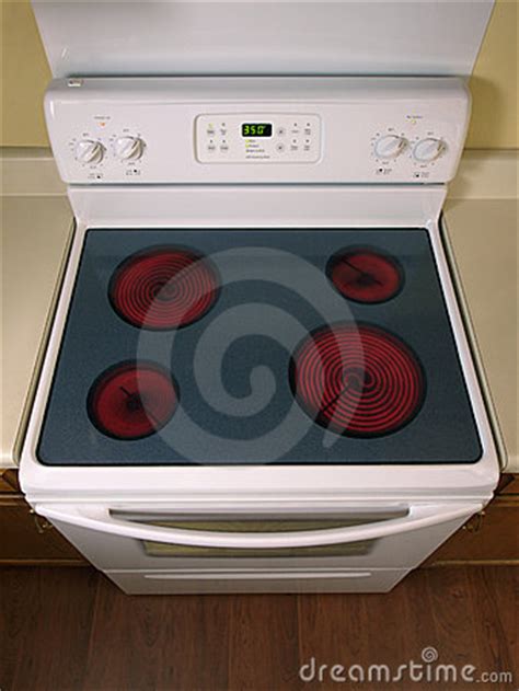 Electric cooktops are an environmentally friendly option among types of cooktops. "Screw that" cooking advice: the ceramic glass stove top ...