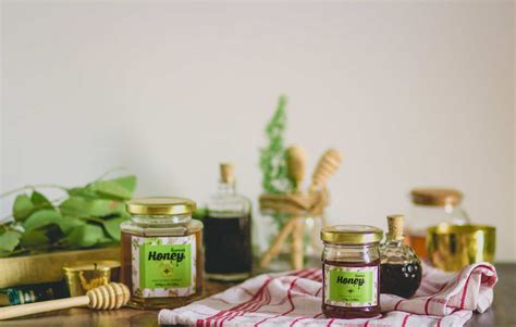 Backyard beekeeping is great for those aiming to keep bees for conservation or beehive products purposes. Everything about Manuka Honey - Backyard Beekeeping 101