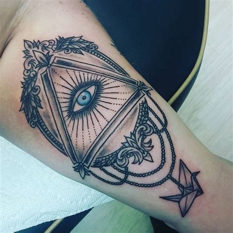 This illuminati icon is seen on the american dollar bill, representing the government. 60+ Mysterious Illuminati Tattoo Designs - Enlighten Yourself