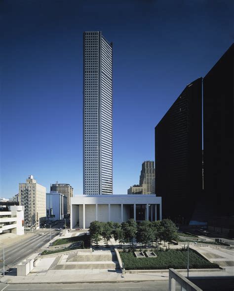 Houston In Pics Chase Tower In Perspective