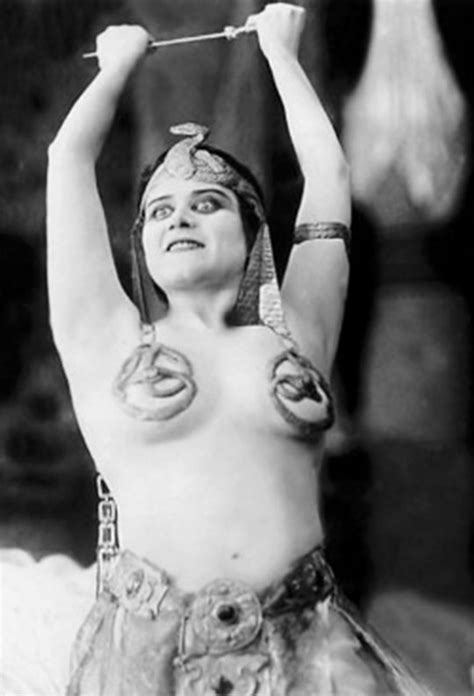 Nackte Theda Bara In Cleopatra
