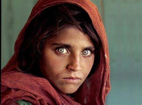 Steve Mccurry The Man Behind The Afghan Girl Cover Afghan Girl
