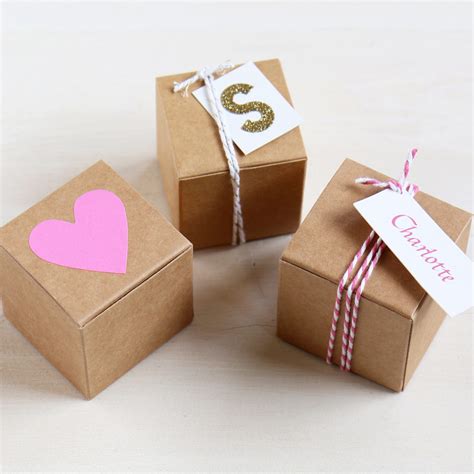 It's packed with incredible suggestions that actually take you back to the fundamentals of good. Small Valentines Gift Box | DIY Box for Gifts & Favours