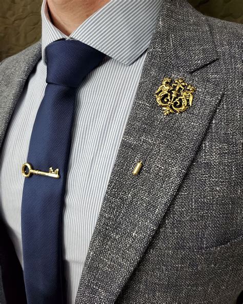 Lapel Pin Bronze Royal Crest In 2020 Suit Accessories Lapel Pins