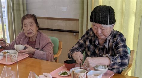 食事風景🎈 奈良 京都 大阪の有料老人ホーム｜株式会社カインドライフ