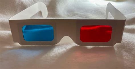 משקפי קרטון תלת מימד כחול אדום 3d
