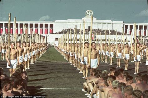 Hugo Jaeger Hitler S Personal Photographer Captured Third Reich In Kodachrome Daily Mail Online