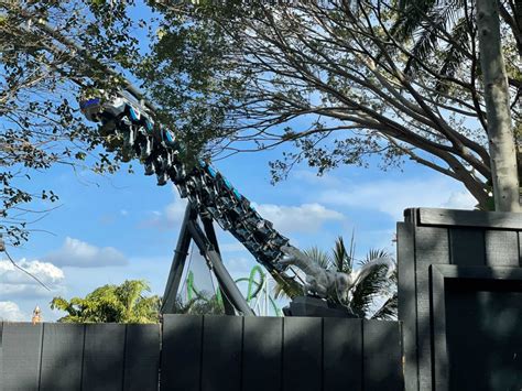 Photos Video Jurassic World Velocicoaster Now Cycling 3 Trains With Dummies At Universals