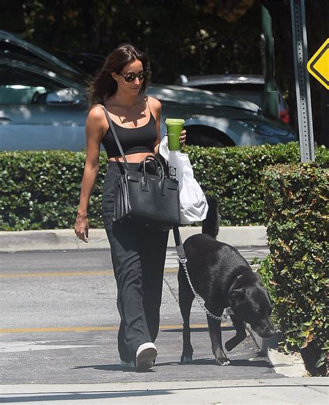 Ines De Ramon Out With Her Dog For A Green Juice In Los Angeles 0823