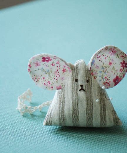 mouse pincushion · how to make a pin cushions · sewing on cut out keep