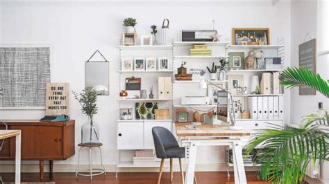 Namun kamu jangan khawatir, berikut ada beberapa tips supaya produktif saat kerja di rumah. 7 Inspirasi Ruang Kerja di Rumah untukmu yang Bukan Anak ...