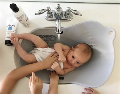 While our best baby bath tub is a rigid and versatile plastic tub, this is the number one option for parents who want to do all of the bathing in their we follow the level of customer interest on best bath tub for newborns for updates. Best Baby Bathtubs of 2018