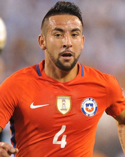 Mauricio isla (born june 12, 1988) is a professional football player who competes for chile in world cup soccer. Mauricio Isla