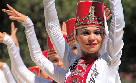 turkish dancers ephesus turkey dance like no one is watching world dance dancer