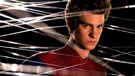 Spider Man S Andrew Garfield Explains Why Modern Love And Sex Are Misguided
