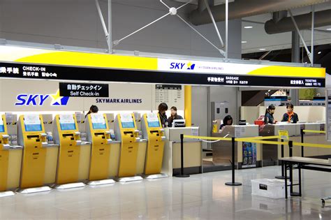 Finish checking in before you arrive at the airport, and embark on your journey comfortably and effortlessly! Cara Naik Pesawat Untuk Yang Baru Pertama Kali Naik ...