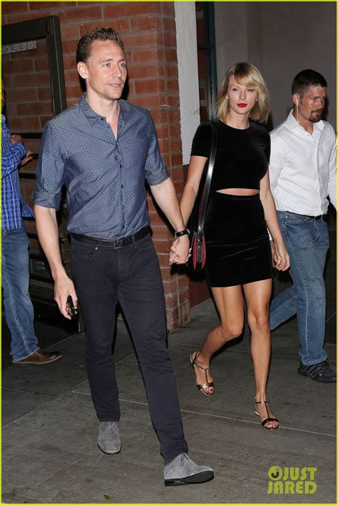 Photo Taylor Swift Tom Hiddleston Share Adorable Smiles During Date