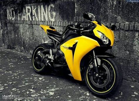 Yellow Cbr 1000rr Honda Cbr 1000rr Crotch Rocket Street Bikes Sweet