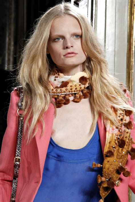 fashion models see thru on catwalk puchat