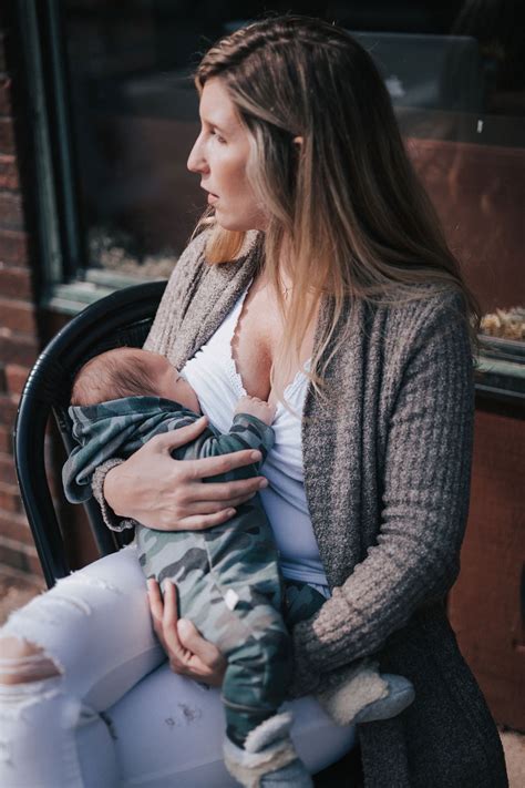 Tips For Breastfeeding In Public Lynzy Co Breastfeeding In