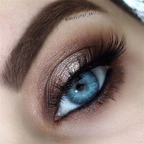Neutral Shimmery Eye Makeup For Blue Eyes Blue Eye Makeup Eye Makeup Tips Simple Eye Makeup