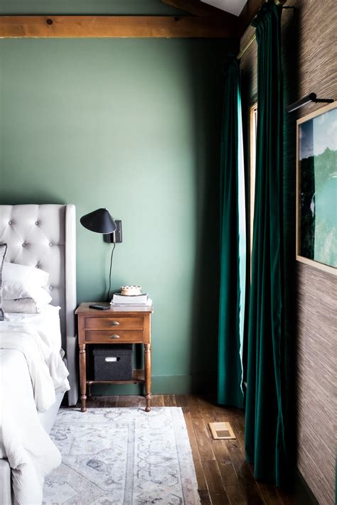 How To Decorate A Dark Green Bedroom