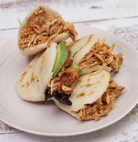 Arepas De Pollo Con Salsa Barbacoa Un Relleno Para Todo Las Recetas