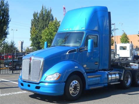 Kenworth T680 Day Cab