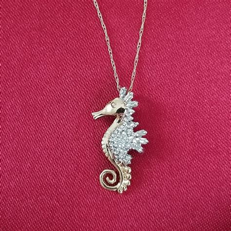 Beautiful Genuine 10k Gold Seahorse With Genuine Diamonds Necklace