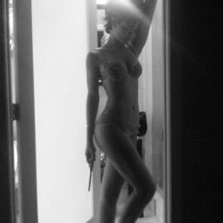 Rihanna Nude Photos Sex Scene Videos Celeb Masta 42048 Hot Sex Picture