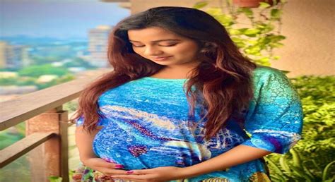 Shreya Ghoshal Announces Pregnancy Ians Life