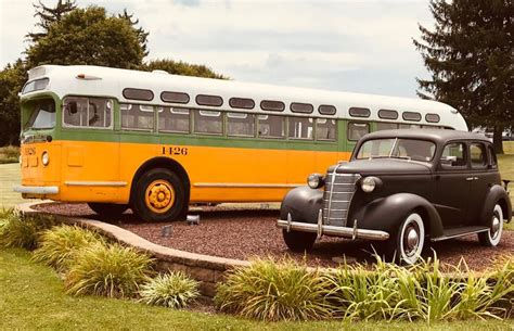 Pin By Chris Zubof On Gmc Old Look Buses Vintage Cars Bus Vehicles