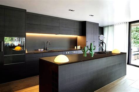Warna cat dapur minimalis pilihan 18.warna hijau stabilo lemari dapur. Dapur Warna Hitam | Desainrumahid.com
