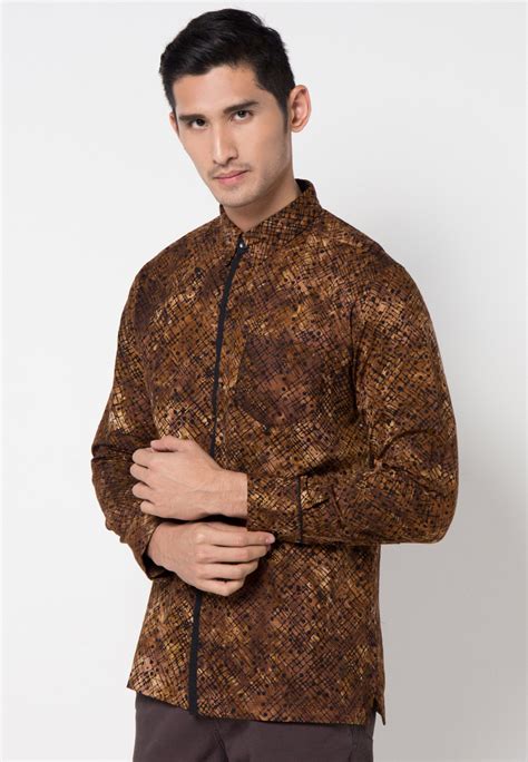 Lihat 7 model baju koko pria kombinasi yang menarik dan trendi sebagai referensi bergaya maksimal di hari raya! 10 Contoh Model Baju Batik Cowok Untuk Lebaran, Dijamin ...
