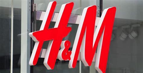 Therefore, we've updated following legal. H&M arrête son partenariat avec un fournisseur chinois ...