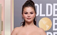 Selena Gomez, vestido-de terciopelo en-Golden Globes 2023-Fotos - CHIC ...