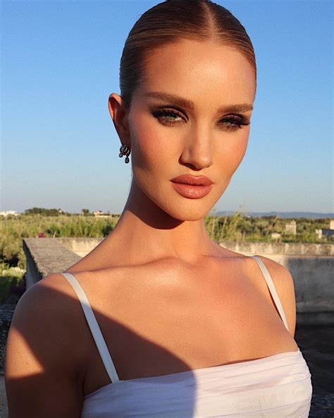 Rosie Huntington Whitely Photo Gallery Page 46 Theplace
