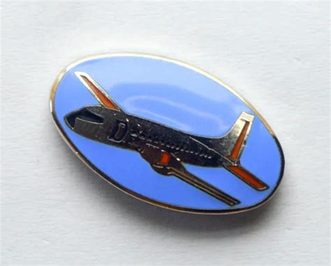 Aviation Aircraft Plane Wing Airlines Airborne Bomber Pilot Pin Badge