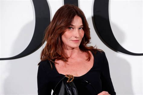 New album carla bruni out on october 9th. H συγνώμη της Carla Bruni για την πλάκα που έκανε για τον ...