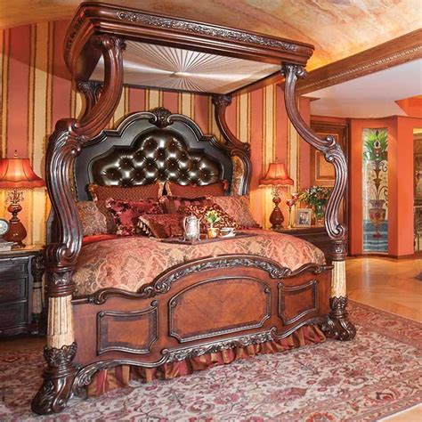 10 Victorian Style Bedroom Designs